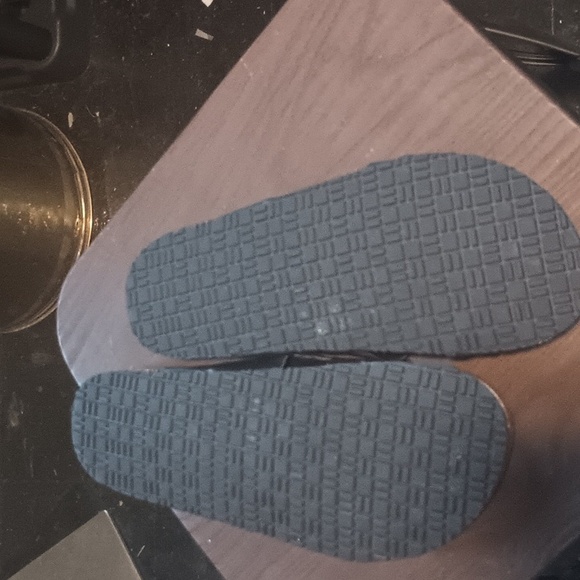 Universal Thread - Picture 4 of 5